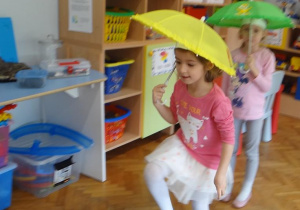 Dziewczynka z parasolką